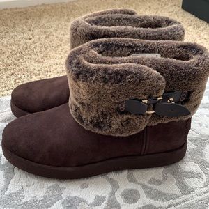NIB Chocolate brown UGG’s